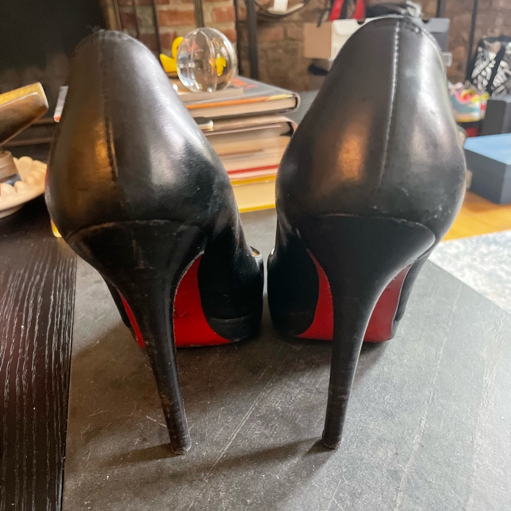 Louboutin Simple Pump